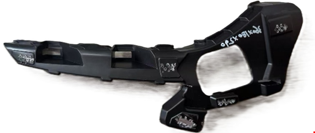 ÖN TAMPON BRAKETİ SAĞ MEGANE 4 2020- - İTHAL