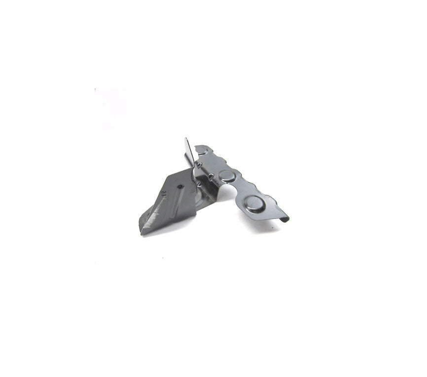 ÖN ÇAMURLUK BRAKETİ SAĞ X1 E84 2008- - İTHAL